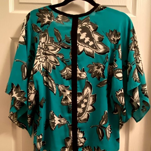 Turquoise Floral Zara Blouse with Flowy Sleeves - Picture 2 of 3